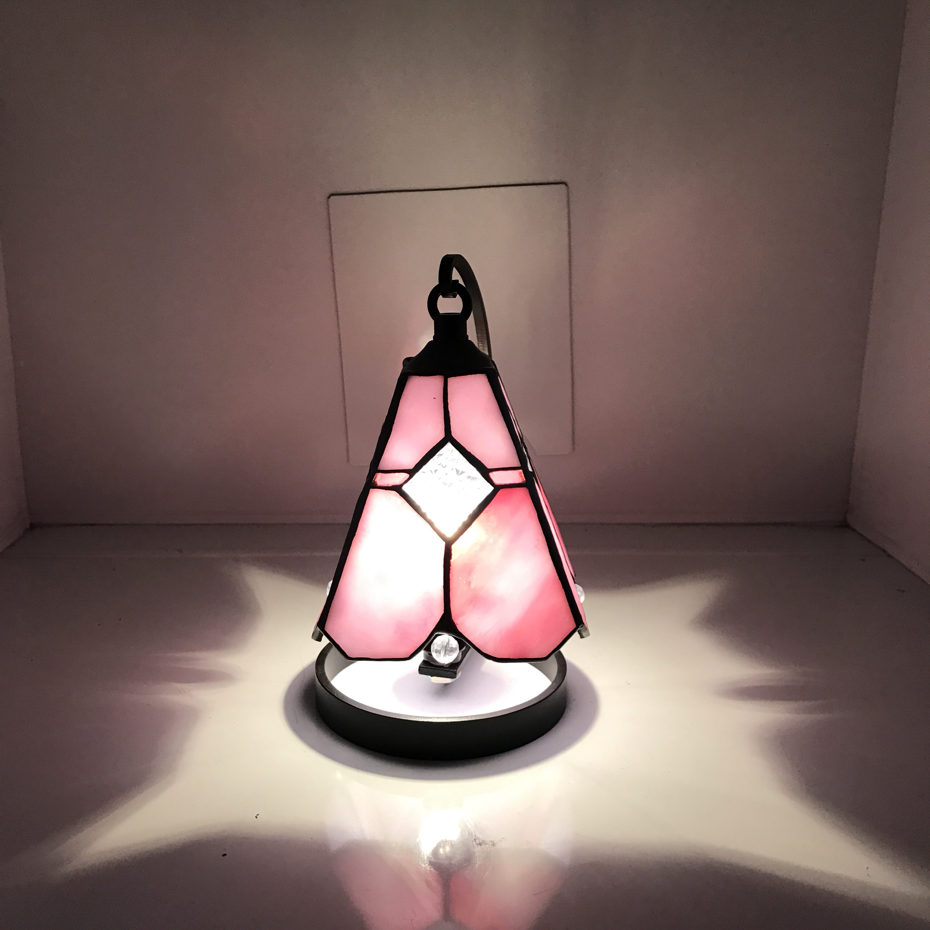 夢ガラスの新作「ピンクのランプ」